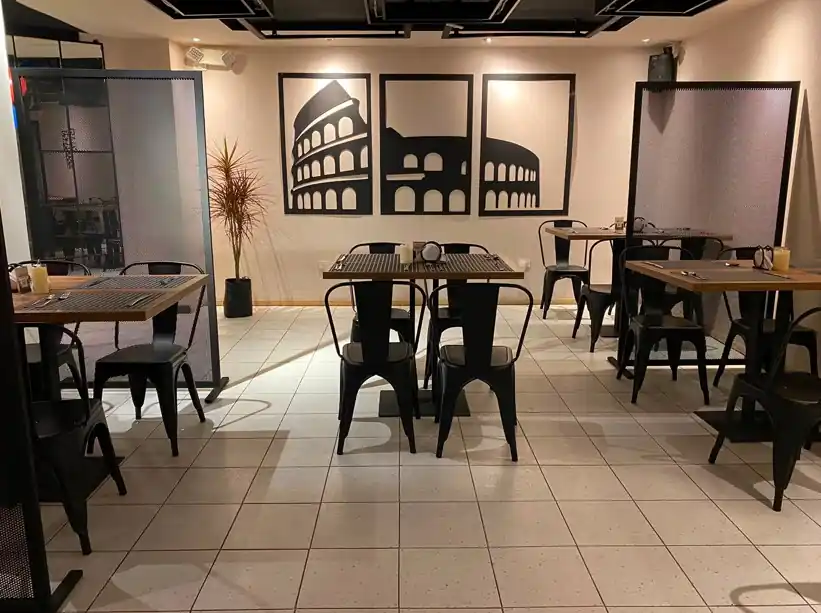 Ambiente elegante de La Carbonara, restaurante italiano en Quito